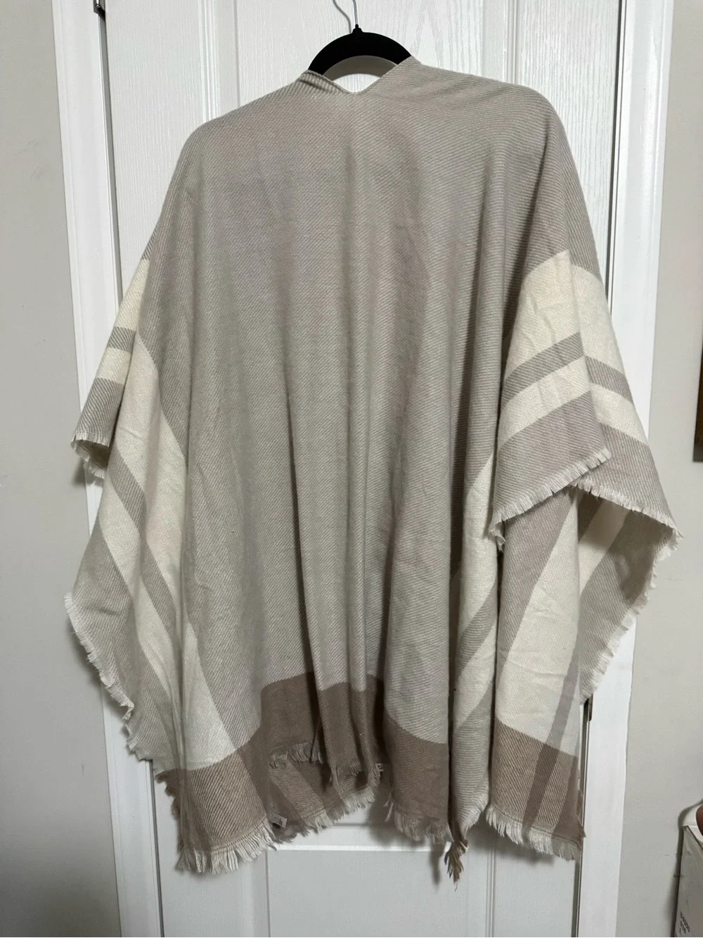 Old Navy Beige and Cream Fringe Poncho - Picture 4 of 6